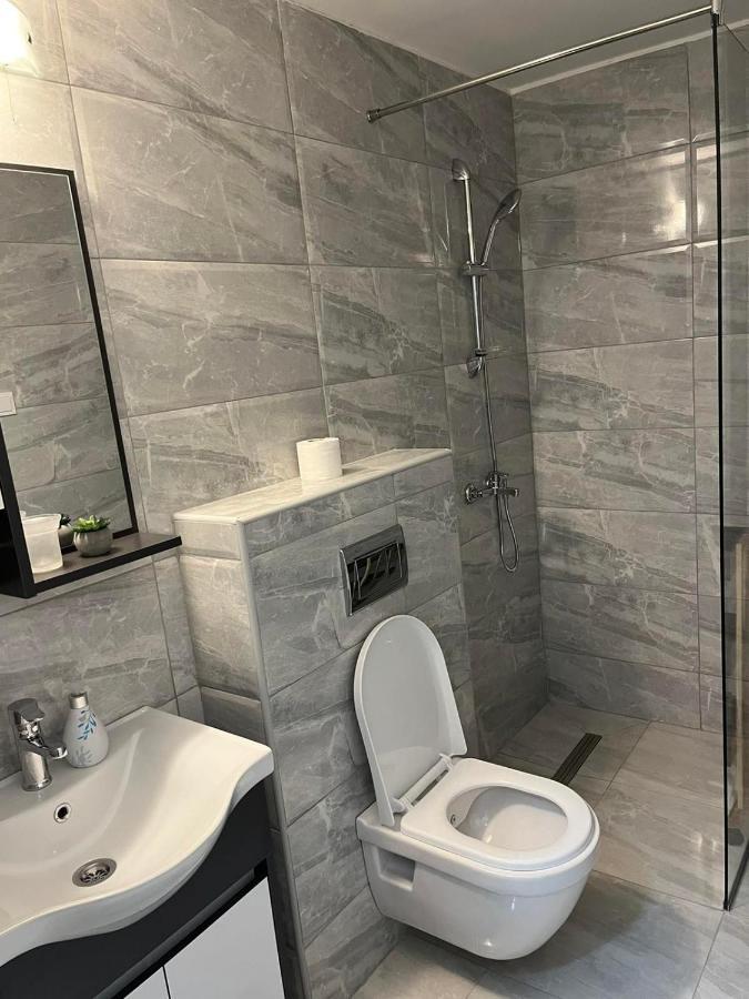 Apartmani Stari Aerodrom Podgorica Exterior foto