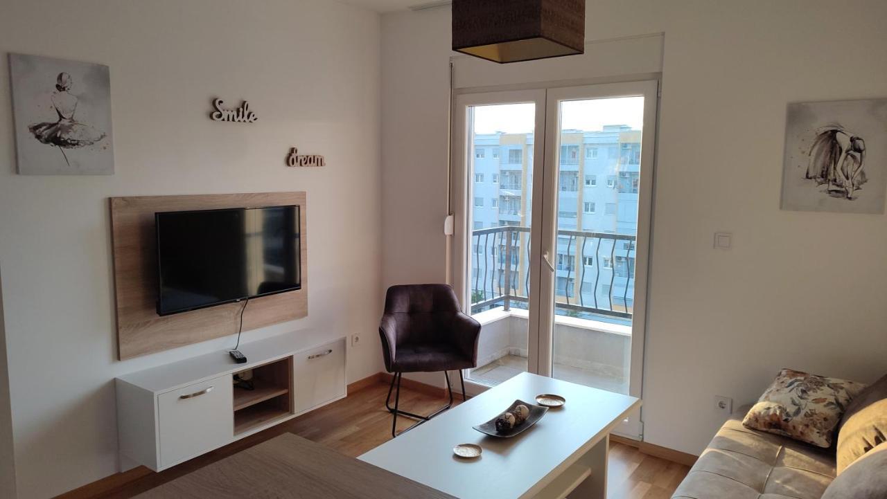 Apartmani Stari Aerodrom Podgorica Exterior foto