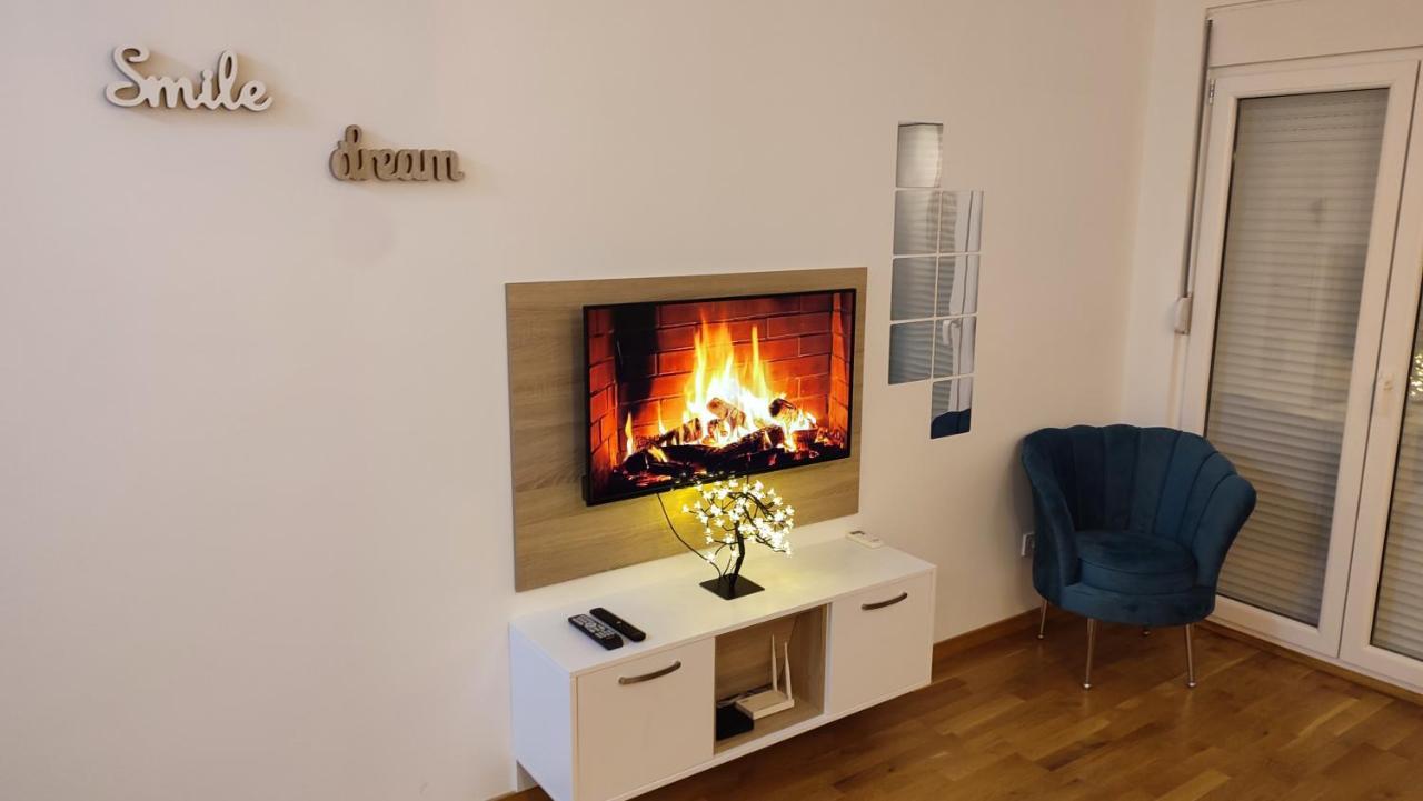 Apartmani Stari Aerodrom Podgorica Exterior foto